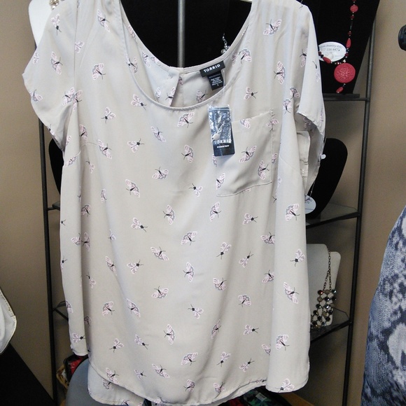 torrid Tops - Torrid sz 1x NEW Shirt with butterflies